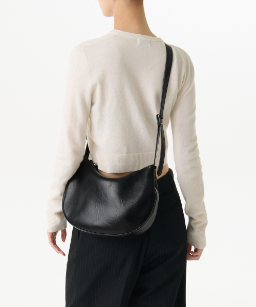 MUSINSA STANDARD WOMAN（ムシンサスタンダードウーマン）の「ファットクレセントショルダーバッグ[ブラック]（ショルダーバッグ・レディース・その他・FREE）」の6枚目の写真