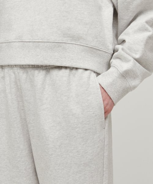 MUSINSA STANDARD WOMAN（ムシンサスタンダードウーマン）の「レディースリラックススウェットパンツ【オートミール】（スウェットパンツ・レディース・その他・X-SMALL/SMALL/MEDIUM/LARGE）」の5枚目の写真