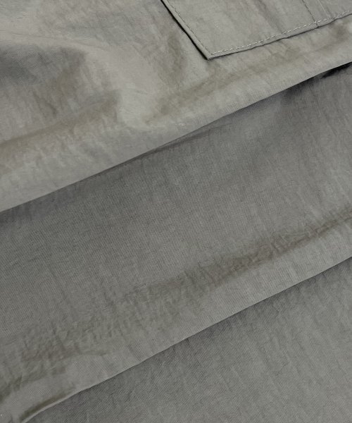 SK8ER ROCK(スケーターロック)の「Knee tuck cargo nylon wide pants dimgray(スウェットパンツ・レディース・その他・FREE)」の6枚目の写真
