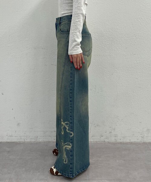 CIAOPANIC（チャオパニック）の「リボン抜染プリントデニムパンツ（デニムパンツ・レディース・ブルー/キャメル/パープル・X-SMALL/SMALL/MEDIUM）」の5枚目の写真