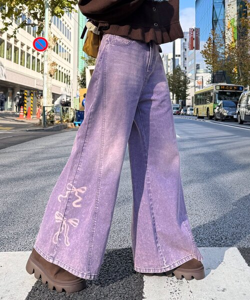 CIAOPANIC（チャオパニック）の「リボン抜染プリントデニムパンツ（デニムパンツ・レディース・ブルー/キャメル/パープル・X-SMALL/SMALL/MEDIUM）」の11枚目の写真