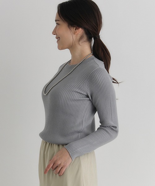 Right-on（ライトオン）の「【HONEYSUCKLE ROSE】もちもちハイネックセーター (リブ編み / 保温性 / 女性らしさ / デイリースタイル)（ニット/セーター・レディース・オフホワイト/グレー/ブルー/ブラック×ホワイト/レッド/ブラック・M/L/S）」の22枚目の写真