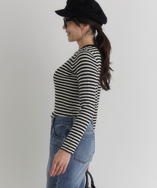 Right-on（ライトオン）の「【HONEYSUCKLE ROSE】もちもちハイネックセーター (リブ編み / 保温性 / 女性らしさ / デイリースタイル)（ニット/セーター・レディース・オフホワイト/グレー/ブルー/ブラック×ホワイト/レッド/ブラック・M/L/S）」の18枚目の写真