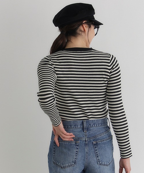 Right-on（ライトオン）の「【HONEYSUCKLE ROSE】もちもちハイネックセーター (リブ編み / 保温性 / 女性らしさ / デイリースタイル)（ニット/セーター・レディース・オフホワイト/グレー/ブルー/ブラック×ホワイト/レッド/ブラック・M/L/S）」の19枚目の写真