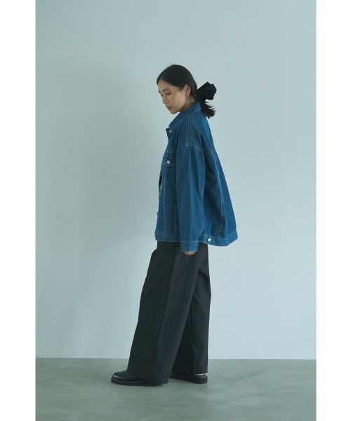 marjour(マージュール)の「OVERSIZED DENIM JACKET(デニムジャケット・レディース・ブラック/ブルー・M)」の3枚目の写真