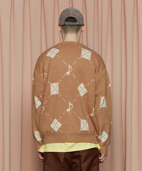 UNALLOYED（アナロイド）の「ミュージックアーガイルカーディガン / ベージュ（カーディガン/ボレロ・メンズ・その他・LARGE/MEDIUM）」の3枚目の写真