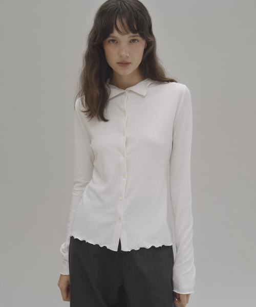 ANDNEEDS(アンドニーズ)の「Pomi pleats blouse (ivory)(シャツ/ブラウス・レディース・その他・FREE)」の2枚目の写真