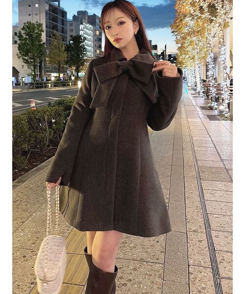 RESEXXY（リゼクシー）の「【追加生産分】ビッグリボンミディコート（その他アウター・レディース・チャコールグレー/ピンク/アイボリー・FREE）」の4枚目の写真