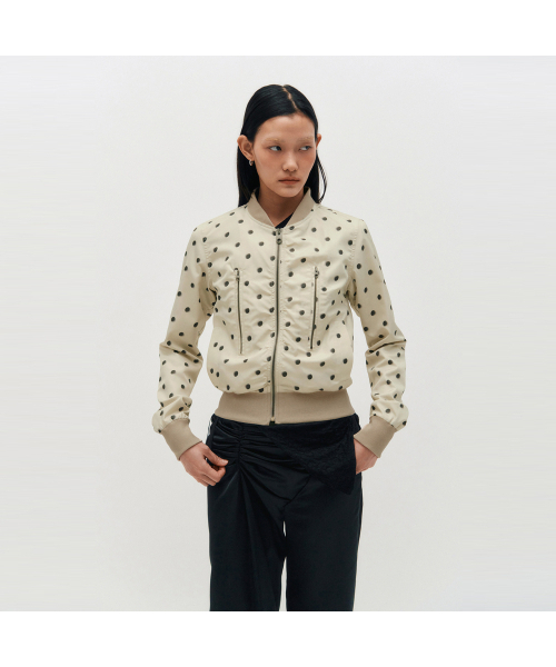 KIMZISU(キムジス)の「Dot Graphic Windbreaker _ IVORY(ナイロンジャケット・レディース・アイボリー・MEDIUM/SMALL)」の1枚目の写真