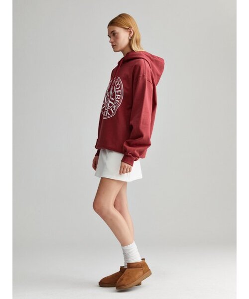 MENASOO(ミナス)の「UNISEX CIRCLE LOGO HOODIE_RED(パーカー・レディース・レッド・1/2)」の4枚目の写真