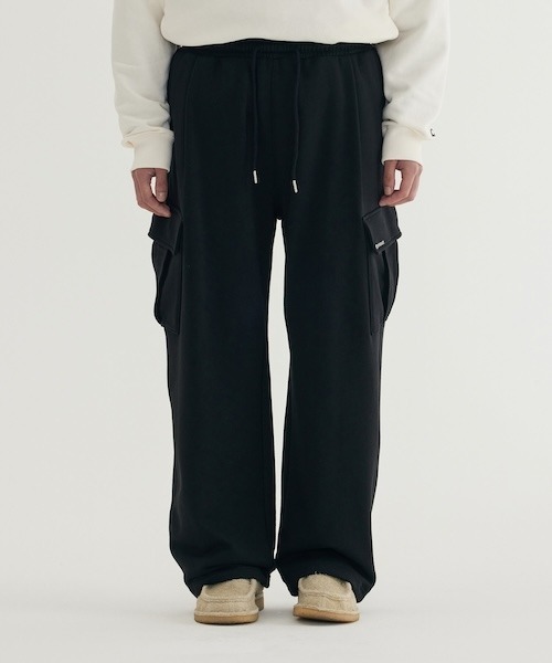 SMALL LOGO CARGO SWEATPANTSの通販はau PAY マーケット - 輸入雑貨の 