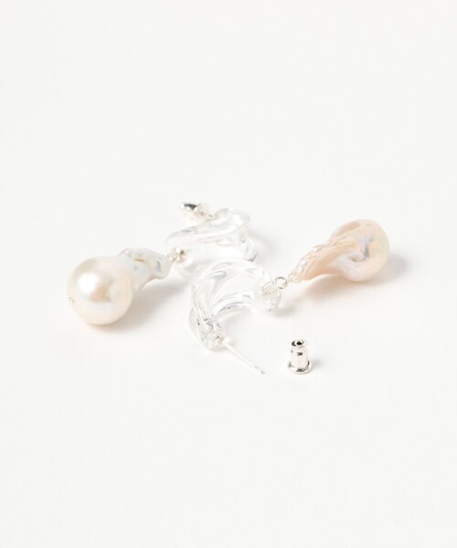 Demi-Luxe BEAMS（デミルクス ビームス）の「Lemme. / バロックパール ピアス（ピアス（両耳用）・レディース・ホワイト・ONE SIZE）」の3枚目の写真