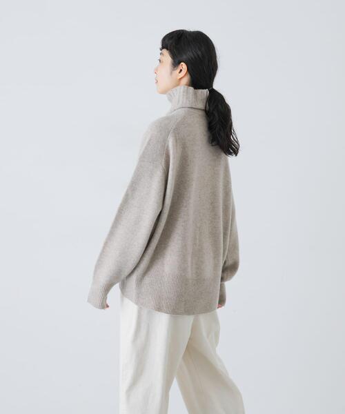 かぐれ（カグレ）の「ハミルトンタートルニット（ニット/セーター・レディース・オートミール/レッド/チャコールグレー・FREE）」の6枚目の写真