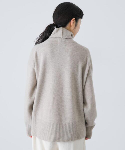 かぐれ（カグレ）の「ハミルトンタートルニット（ニット/セーター・レディース・オートミール/レッド/チャコールグレー・FREE）」の5枚目の写真