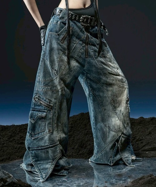 RICH(リッチ)の「【RICH】Knight Wide Dirty Washed Pants / 【リッチ】リベットダーティーウォッシュバルーンデニムパンツ(デニムパンツ・メンズ・ブルー・01/02)」の1枚目の写真
