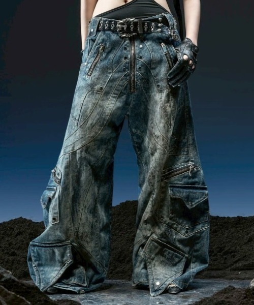 RICH(リッチ)の「【RICH】Knight Wide Dirty Washed Pants / 【リッチ】リベットダーティーウォッシュバルーンデニムパンツ(デニムパンツ・メンズ・ブルー・01/02)」の3枚目の写真