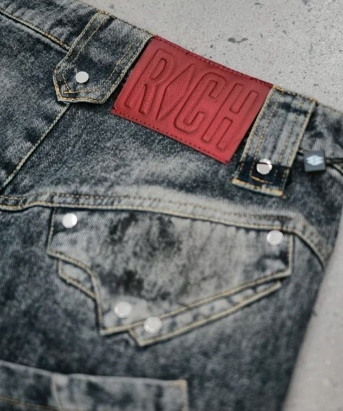 RICH(リッチ)の「【RICH】Knight Wide Dirty Washed Pants / 【リッチ】リベットダーティーウォッシュバルーンデニムパンツ(デニムパンツ・メンズ・ブルー・01/02)」の15枚目の写真