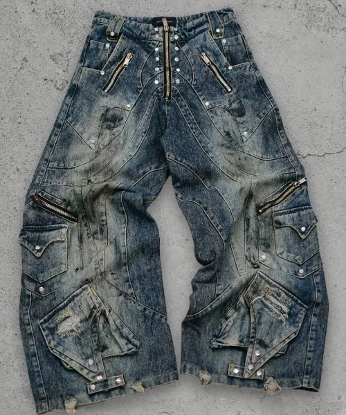 RICH(リッチ)の「【RICH】Knight Wide Dirty Washed Pants / 【リッチ】リベットダーティーウォッシュバルーンデニムパンツ(デニムパンツ・メンズ・ブルー・01/02)」の14枚目の写真