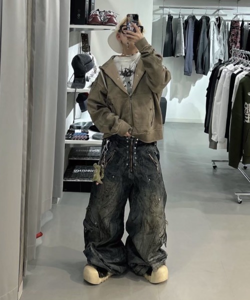 RICH(リッチ)の「【RICH】Knight Wide Dirty Washed Pants / 【リッチ】リベットダーティーウォッシュバルーンデニムパンツ(デニムパンツ・メンズ・ブルー・01/02)」の6枚目の写真