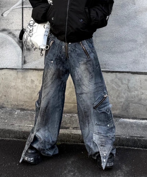 RICH(リッチ)の「【RICH】Knight Wide Dirty Washed Pants / 【リッチ】リベットダーティーウォッシュバルーンデニムパンツ(デニムパンツ・メンズ・ブルー・01/02)」の10枚目の写真