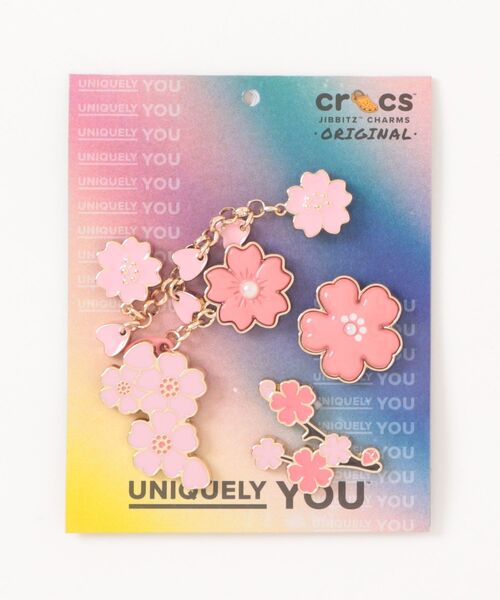 crocs(クロックス)の「クロックス ブルーミング チェリーブロッサム 5 パック / crocs Blooming Cherry Blossom 5 Pack(シューズアクセサリー・レディース・その他・ONE SIZE)」の1枚目の写真