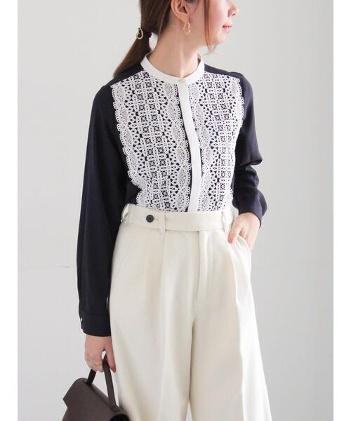 Te chichi（テチチ）の「【WEB限定カラーあり】フロントレースブラウス（シャツ/ブラウス・レディース・グレー/ネイビー/オフホワイト・F）」の3枚目の写真