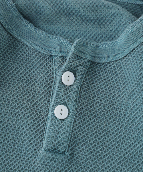 JOURNAL STANDARD relume（ジャーナルスタンダード　レリューム）の「製品染め バックピケ ヘンリーネック 7分袖 Tシャツ（Tシャツ/カットソー・メンズ・ナチュラル/グリーン系その他/ピンク系その他・LARGE/MEDIUM）」の12枚目の写真