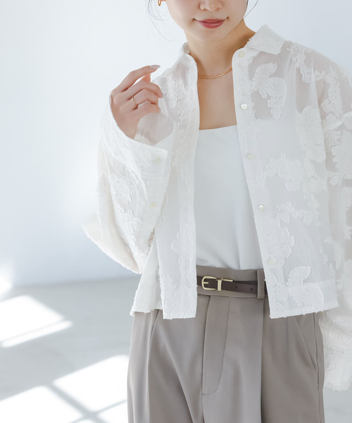 Noble（ノーブル）の「フラワージャガードショートシャツ（シャツ/ブラウス・レディース・ホワイト/サックスブルー・FREE）」の5枚目の写真