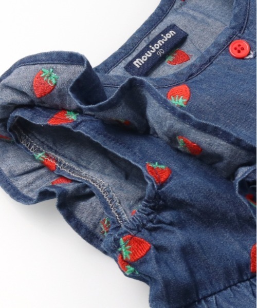 Moujonjon（ムージョンジョン）の「いちご刺繍デニムジャンパースカート（ジャンパースカート・キッズ・ネイビー・90/100/110/120/130/140）」の4枚目の写真