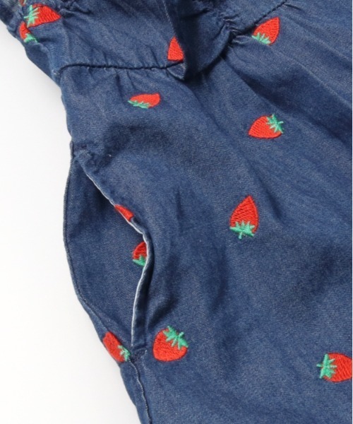 Moujonjon（ムージョンジョン）の「いちご刺繍デニムジャンパースカート（ジャンパースカート・キッズ・ネイビー・90/100/110/120/130/140）」の5枚目の写真