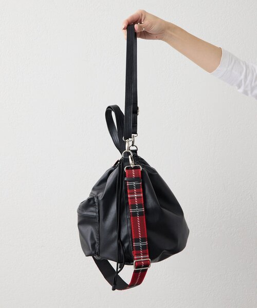 ear PAPILLONNER（イアパピヨネ）の「アウトポケット巾着ショルダーバッグ（ショルダーバッグ・レディース・ブラック/ブルー系その他・FREE）」の5枚目の写真