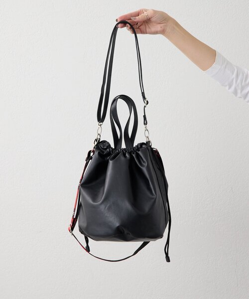 ear PAPILLONNER（イアパピヨネ）の「アウトポケット巾着ショルダーバッグ（ショルダーバッグ・レディース・ブラック/ブルー系その他・FREE）」の6枚目の写真