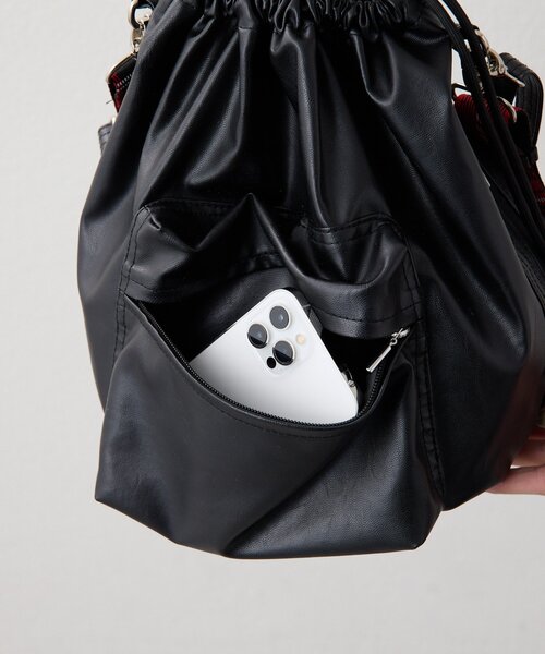 ear PAPILLONNER（イアパピヨネ）の「アウトポケット巾着ショルダーバッグ（ショルダーバッグ・レディース・ブラック/ブルー系その他・FREE）」の11枚目の写真