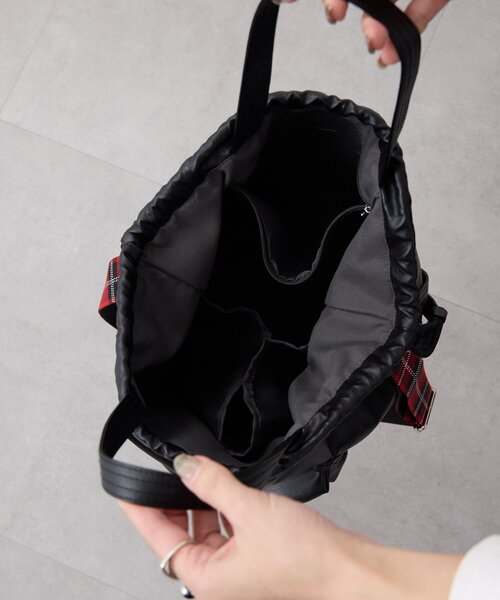 ear PAPILLONNER（イアパピヨネ）の「アウトポケット巾着ショルダーバッグ（ショルダーバッグ・レディース・ブラック/ブルー系その他・FREE）」の14枚目の写真