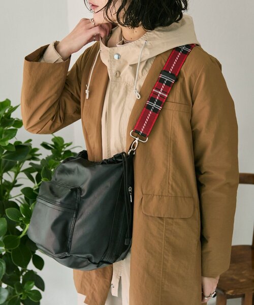 ear PAPILLONNER（イアパピヨネ）の「アウトポケット巾着ショルダーバッグ（ショルダーバッグ・レディース・ブラック/ブルー系その他・FREE）」の19枚目の写真