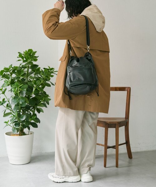 ear PAPILLONNER（イアパピヨネ）の「アウトポケット巾着ショルダーバッグ（ショルダーバッグ・レディース・ブラック/ブルー系その他・FREE）」の22枚目の写真