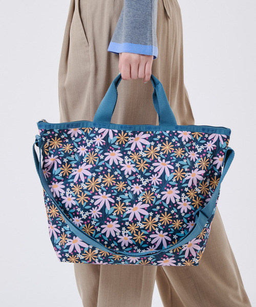 LeSportsac（レスポートサック）の「DELUXE EASY CARRY TOTE レトロデイジーズ（トートバッグ・レディース・その他・FREE）」の2枚目の写真
