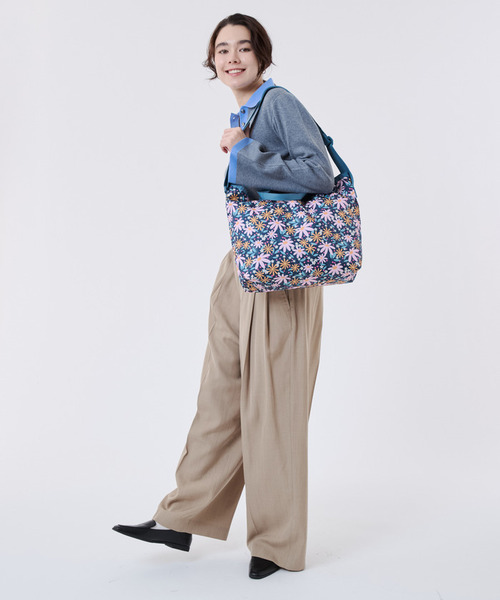 LeSportsac（レスポートサック）の「DELUXE EASY CARRY TOTE レトロデイジーズ（トートバッグ・レディース・その他・FREE）」の3枚目の写真
