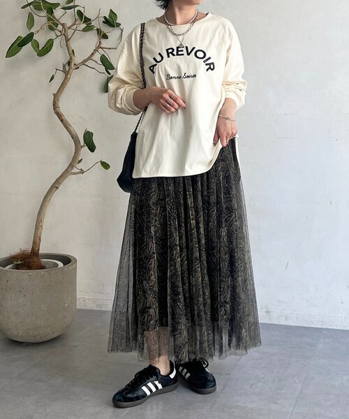 un dix cors（アンディコール）の「バックテープロゴロングTEE（Tシャツ/カットソー・レディース・ブラウン/ブラック/アイボリー・FREE）」の6枚目の写真