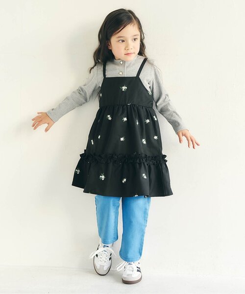 apres les cours（アプレレクール）の「【WEB限定】総柄刺繍キャミワンピース_ジュニア対応（ワンピース・キッズ・ブラック/アイボリー・100/140/130/90/120/110）」の4枚目の写真