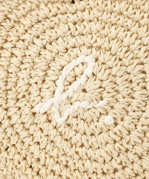 agnes b.（アニエスベー）の「キッズ "b." ロゴ 刺繍 サークル ショルダーバッグ（ショルダーバッグ・キッズ・ベージュ・FREE）」の5枚目の写真