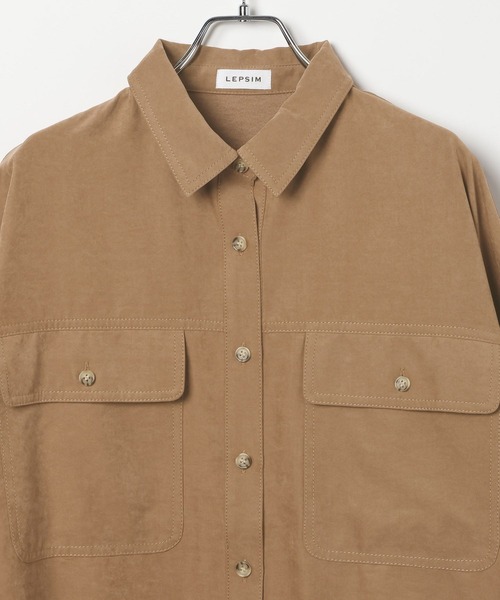 LEPSIM(レプシィム)の「フェイクスエードWポケットシャツ 630189(シャツ/ブラウス・レディース・キャメル/ベージュ・FREE)」の4枚目の写真