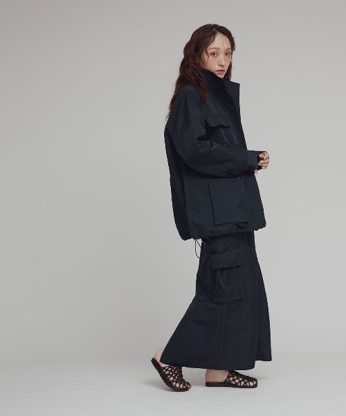 W:Huku(フーク)の「【W:Huku / 撥水 ワッシャーナイロン】スタンドカラー ジャケット / Washer Nylon Stand Collar Jacket(ブルゾン・レディース・アイボリー/ブラック系その他/ブルーグレー・FREE)」の4枚目の写真