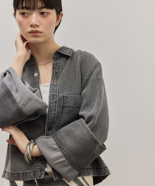 ADAM ET ROPE'(アダムエロペ)の「ライトデニムシャツ(シャツ/ブラウス・レディース・サックスブルー/ブルー系その他4/ブラック・FREE)」の12枚目の写真