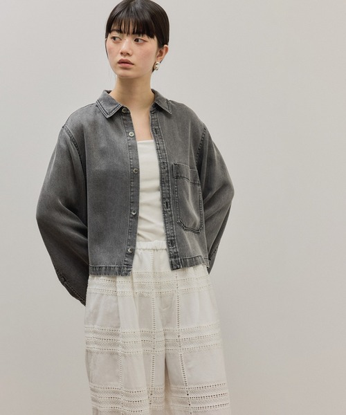 ADAM ET ROPE'(アダムエロペ)の「ライトデニムシャツ(シャツ/ブラウス・レディース・サックスブルー/ブルー系その他4/ブラック・FREE)」の14枚目の写真