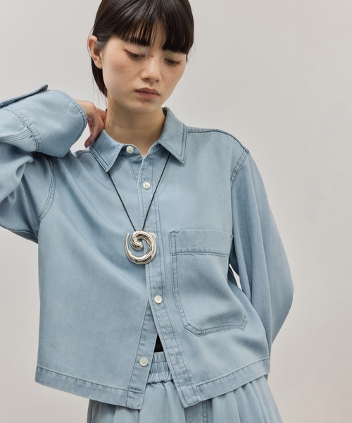 ADAM ET ROPE'(アダムエロペ)の「ライトデニムシャツ(シャツ/ブラウス・レディース・サックスブルー/ブルー系その他4/ブラック・FREE)」の17枚目の写真