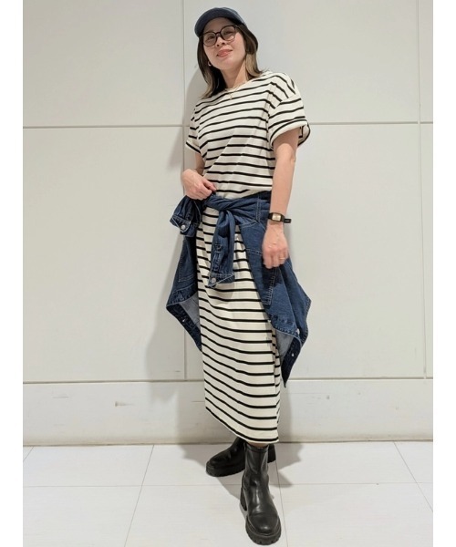 GAP(ギャップ)の「ヘビーウェイト オーバーサイズ マキシTシャツワンピース(ワンピース・レディース・ブラック/ホワイト×ブラック/ブラウン・S/XS/XXS/L/M)」の11枚目の写真