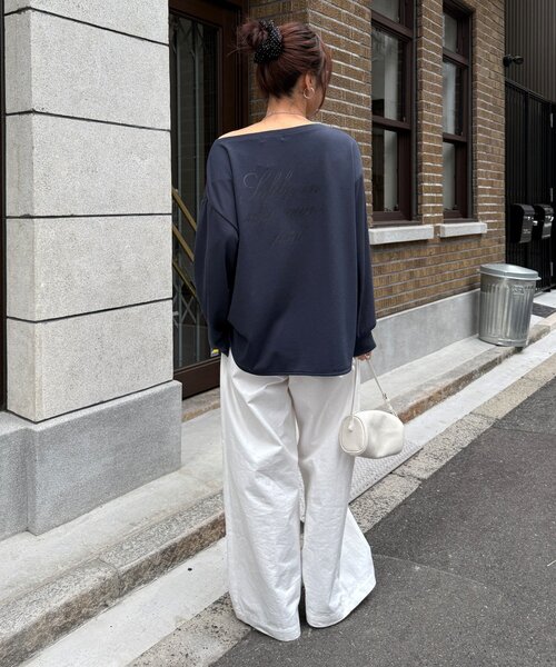 DouDou（ドゥドゥ）の「【インフルエンサーSAKURA企画】ミニダンボールロゴロンTEE（Tシャツ/カットソー・レディース・ライトグレー/オフホワイト/ネイビー・FREE）」の4枚目の写真