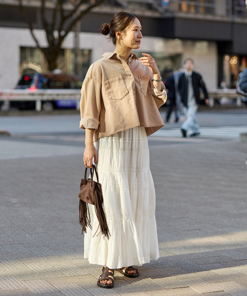 JOURNAL STANDARD（ジャーナルスタンダード）の「《追加2》ライトオンスデニムクロップドシャツ（シャツ/ブラウス・レディース・ブルー系その他/ベージュ・FREE）」の3枚目の写真