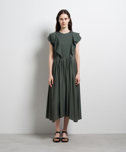 LANVIN en Bleu(ランバンオンブルー)の「スクエアフリルコンビワンピース(ワンピース・レディース・ライトカーキ/ブラック・38/36)」の3枚目の写真